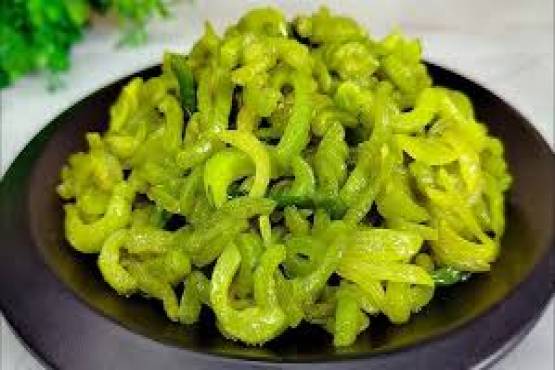 চিচিঙ্গা ভাজি